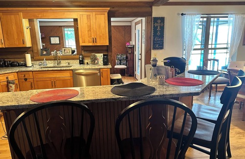 Graysville Cabin | Cozy 3-bedroom 2 bathroom cabin near Chattanooga. Firepit, spa, pool, fireplace.