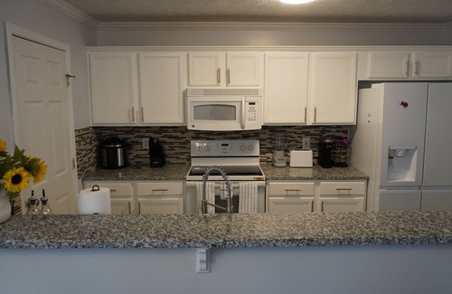 Ellenwood House | Cozy 3 BEDROOM 20 minutes from ATLANTA AIRPORT