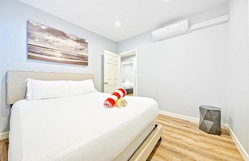 Balboa Peninsula House | Cozy 3 Bedroom Across from Playground on the Beach