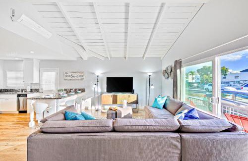 Balboa Peninsula House | Cozy 3 Bedroom Across from Playground on the Beach