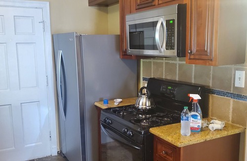 Vollintine-Evergreen House | Cozy 3-bedroom bungalow in marvelous Memphis with AC, WiFi