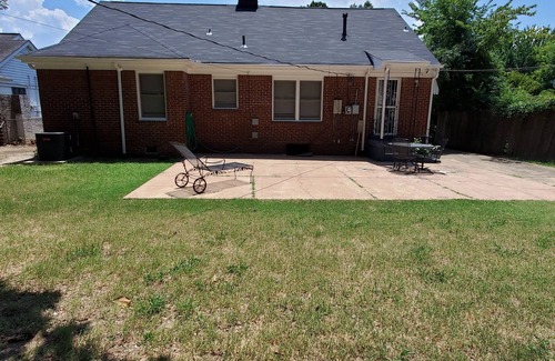 Vollintine-Evergreen House | Cozy 3-bedroom bungalow in marvelous Memphis with AC, WiFi