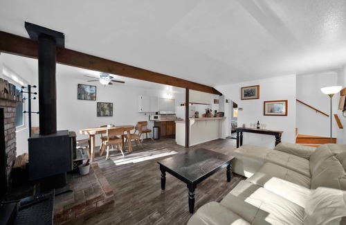 Trinity County Cabin | Cozy 3-bedroom cabin in beautiful Trinity Center with WiFi, AC