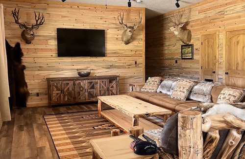 Chama Cabin | Cozy 3-bedroom cabin in lovely Chama