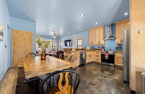 Dahlonega Cabin | Cozy 3-bedroom cabin in Dahlonega with a vibrant Game Room!