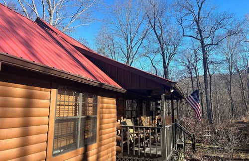 Hiawassee Cabin | Cozy 3-bedroom cabin in quaint Hiawassee with AC, WiFi