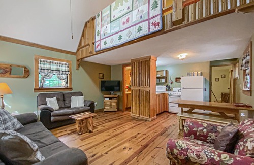 Bruno Cabin | Cozy 3-bedroom cabin just 3 miles from the Buffalo River!