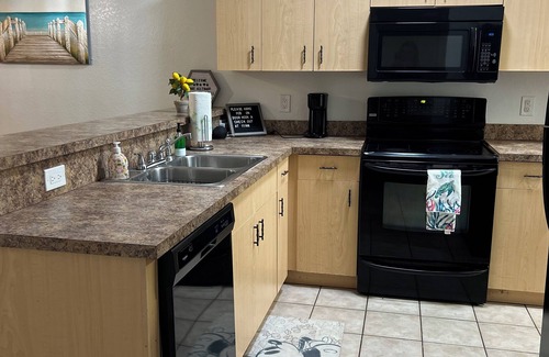 Fedhaven Condo | Cozy 3-bedroom condo in adorable Poinciana with WiFi, fitness, pools and more!