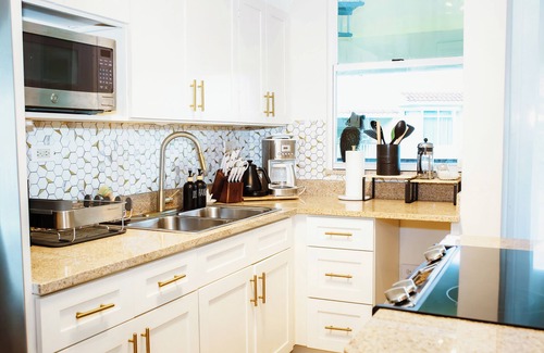 Candelero Abajo Condo | Cozy 3-bedroom condo with WiFi and AC Tropicana Beach House 27C
