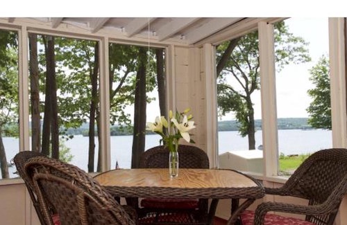 St. Albans Cottage | Cozy 3-Bedroom Cottage on St. Albans Bay - Kayaks & Paddleboards Included!