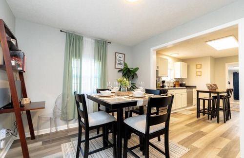 Gallatin House | Cozy 3-Bedroom Cottage by the Lake!