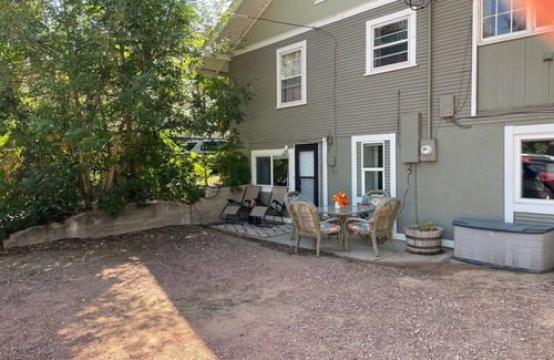 Greeley House | Cozy 3-bedroom garden level, dog friendly, in the heart of Greeley
