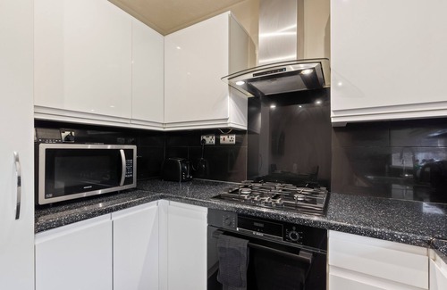 Dartford House | Cozy 3-Bedroom Home 30 Minutes from London