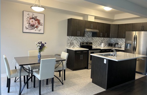 Welland House | Cozy 3 Bedroom Home -Near Falls!