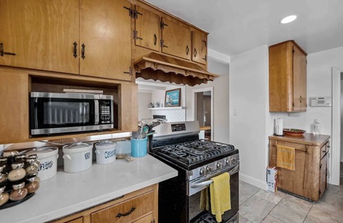 Carriage Square House | Cozy 3 bedroom home.