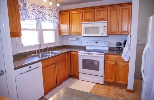 Reynoldsburg House | Cozy 3-Bedroom House with WiFi and AC in Welcoming Reynoldsburg