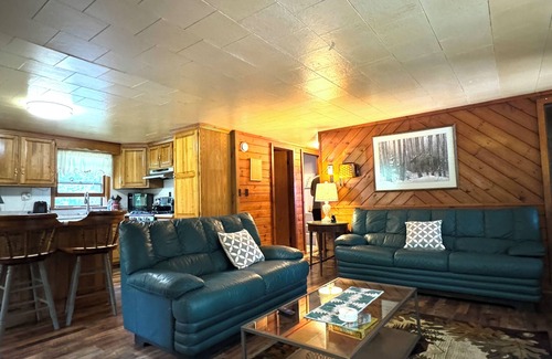 Indian Lake House | Cozy 3-bedroom house with AC/WIFI, nestled in the heart of the Adirondacks.