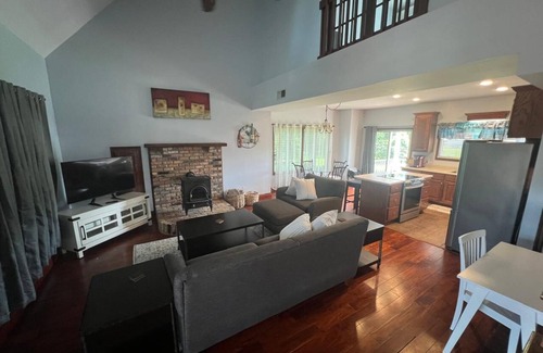 Foley House | Cozy 3-Bedroom House in Charming Foley with AC and WiFi