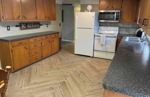 Mena House | Cozy 3-bedroom house in peaceful Mena with WiFi, AC