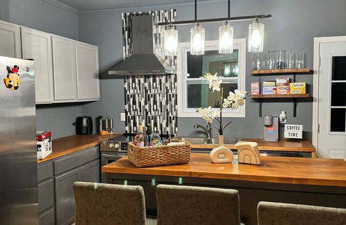 Candler-McAfee House | Cozy 3-bedroom house in fabulous Decatur , AC, WiFi