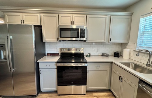 Greenville House | Cozy 3-bedroom house in Greenville nGreat location!Close to everything !NEW!