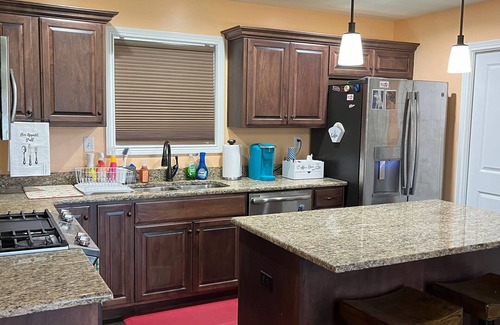 Buechel House | Cozy 3-bedroom house in charming Louisville with a tropical feel