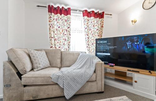 Walsall Apartment | Cozy 3 BedRoom House Walsall