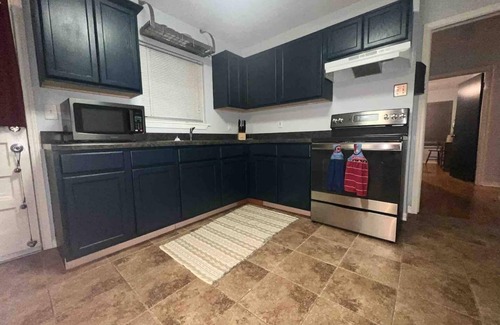 Lewisville House | Cozy 3 bedroom in PRIME location!