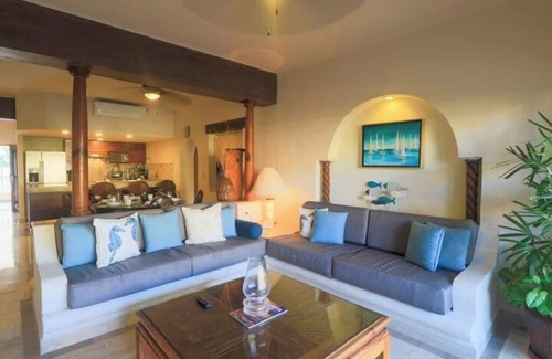 Marina Vallarta Resort | Cozy 3 bedroom Family Beach Condo in beachfront Resort in Puerto Vallarta!