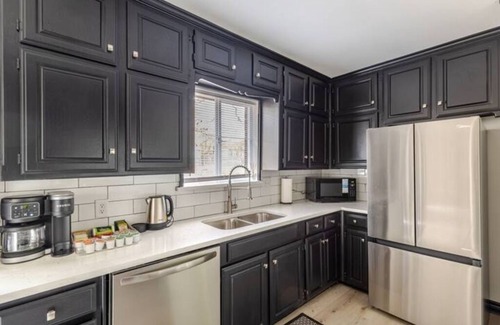 Bedford House | Cozy 3-bedroom near DFW airport and AT & T Stadium