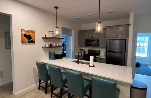 Lincoln Ski Chalet | Cozy 3-bedroom new construction condo in Lincoln minutes from Loon Mountain.