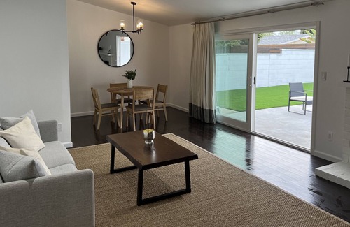 Warner Center House | Cozy 3 bedroom residential home in Woodland Hills!