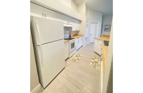 Westminster House | Cozy 3-bedroom unit with free parking