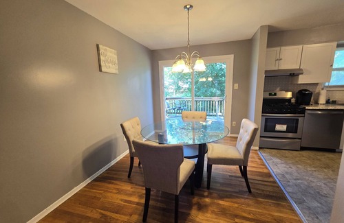 Maryland Heights House | Cozy 3-bedroom house with WiFi and AC in enjoyable Maryland Heights