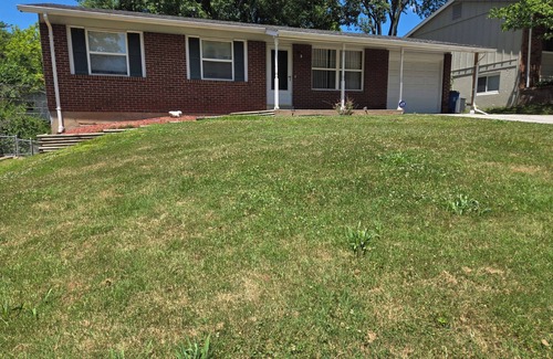 Maryland Heights House | Cozy 3-bedroom house with WiFi and AC in enjoyable Maryland Heights