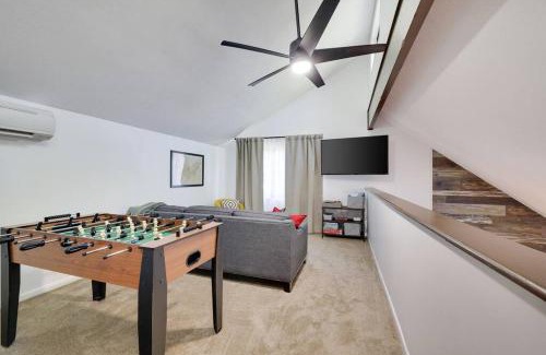 East Stroudsburg House | Cozy 3 BR Game Area Fire Pit