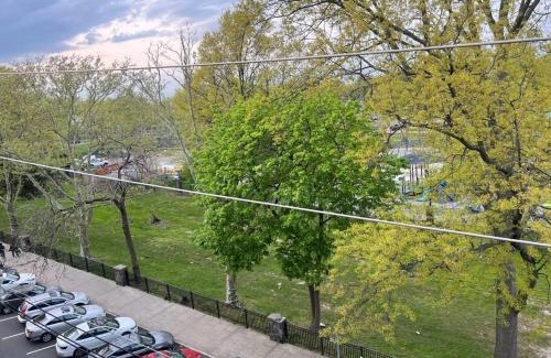 North Bergen Apartment | Cozy 3 BR suite, 15 min to NYC &Times Sq