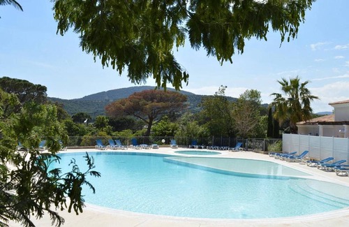 Sainte-Maxime Apartment | Cozy 3-Room Apartment in Sainte-Maxime with Pool, Terrace & Parking, Sleeps 6