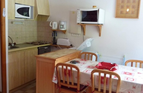 Station de Drouzin le Mont Apartment | Cozy 3-room at trail start, 4 pers