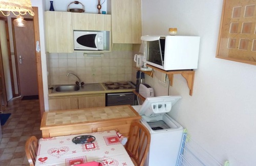 Station de Drouzin le Mont Apartment | Cozy 3-room at trail start, 4 pers