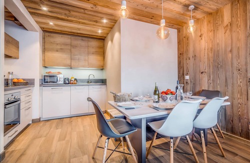 Le Lavachet Apartment | Cozy 3-room apartment, balcony, near slopes in Tignes - Lavachet