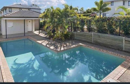 Richlands House | Cozy 3bdr Townhouse - Train Station, Garage, NBN