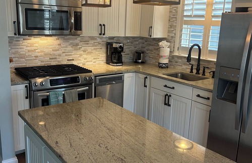 South End Condo | Cozy 3BR/2BA Condo – 5 Minute Walk to Beach & Boardwalk