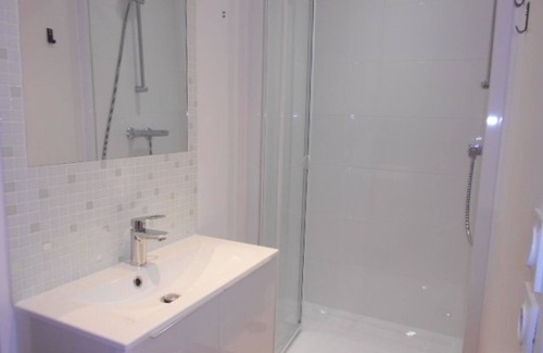 Viel-Alpe Apartment | Cozy 3BR Apartment, Sleeps 8, Ski-In/Out, Garage, South-Facing Balcony, Alpe d'Huez