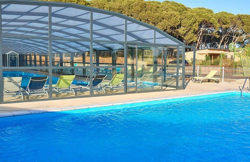 Pomerols Ski Chalet | Cozy 3BR Chalet with Pool Access, Near Mediterranean Beaches