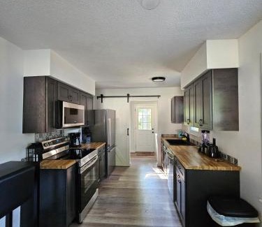 Mentor Headlands House | Cozy 3BR Cottage Near Headlands