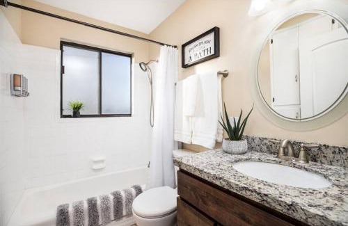 Murray House | Cozy-3br-getaway-pets Allowed-nea