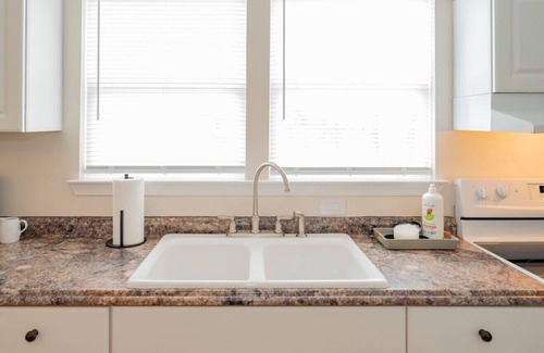 Peakland House | Cozy 3BR Home | *Central* | Smart TVs | Free WiFi