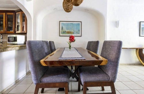 Isla Iguana House | Cozy 3BR House - Front of Marina- Pool