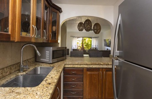 Isla Iguana House | Cozy 3BR House - Front of Marina- Pool